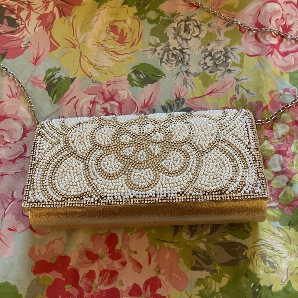 Elegant Gold and White Beaded Clutch